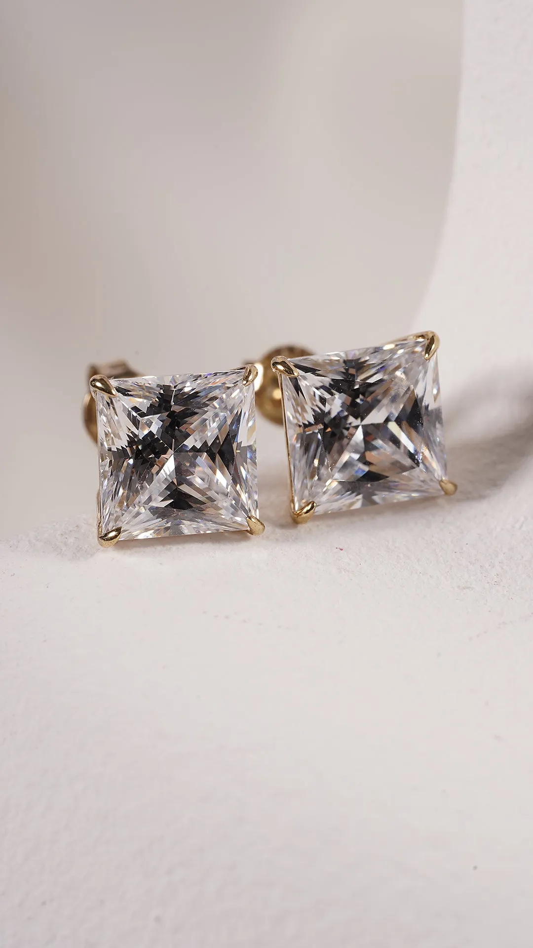 Chester Princess Studs Yellow Gold